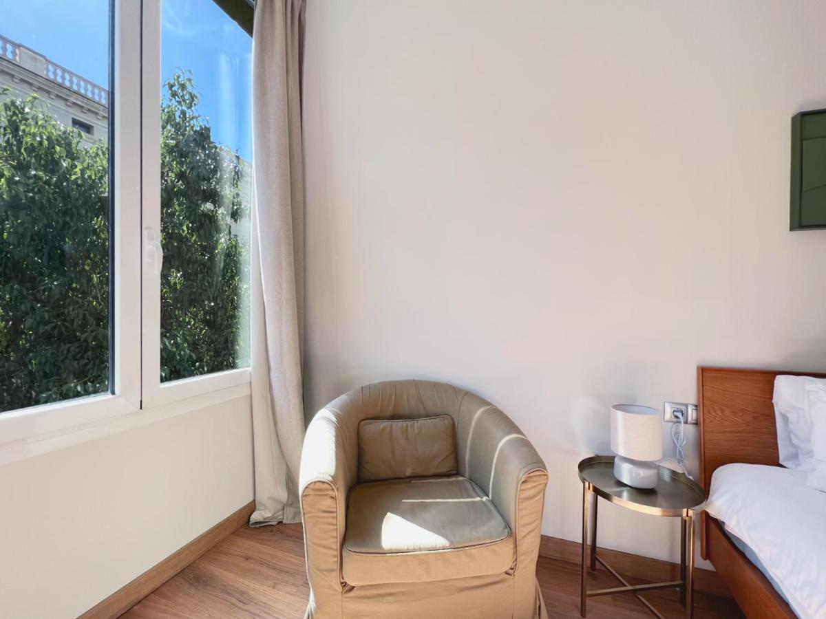 Stay U-Nique Apartments Fontanella Barcelona Ngoại thất bức ảnh