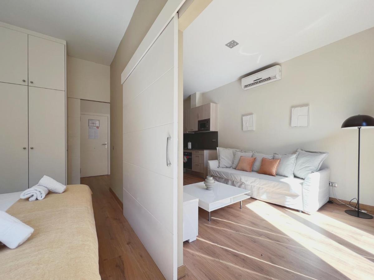 Stay U-Nique Apartments Fontanella Barcelona Ngoại thất bức ảnh